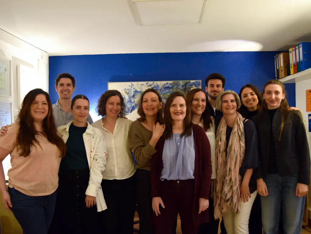 equipo de psicologos en equipo actua